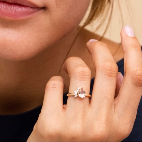 Mejuri Jewelry - Mejuri Peach Morganite and Diamond 14k Ring